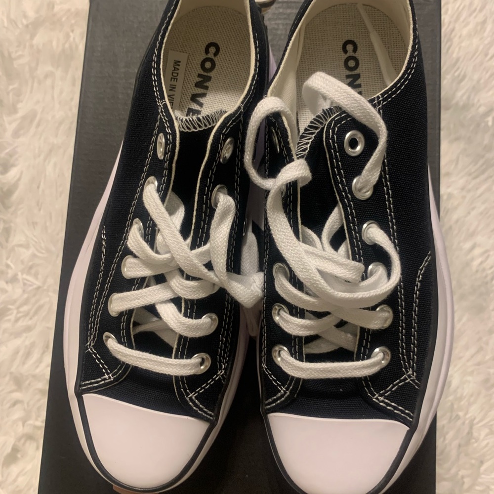 Shoes - Picture 4 of 5